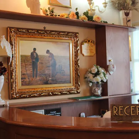 Ξενοδοχείο Tina