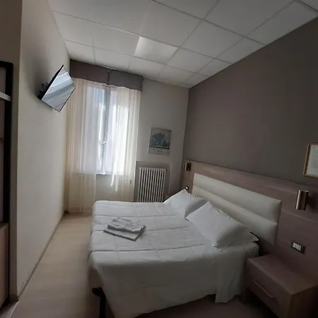 Tina Ξενοδοχείο 2*