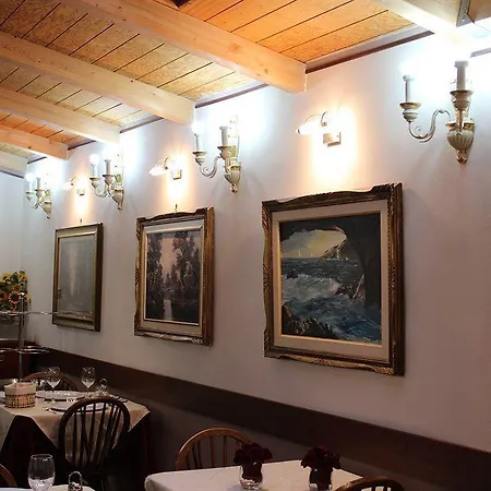 Tina Ντιάνο Μαρίνα