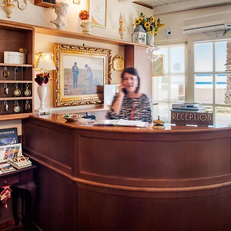 Tina Ντιάνο Μαρίνα