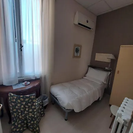 Hotell Tina 2*