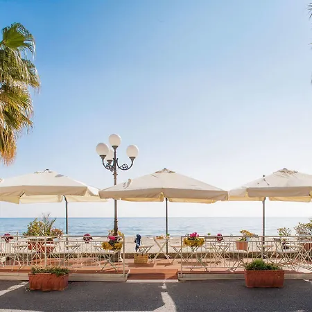 Hotell Tina Diano Marina